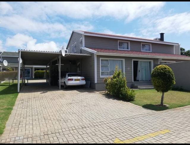 2 BEDROOM HOUSE FOR SALE IN HARTENBOS CENTRAL